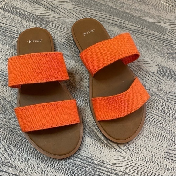 Sanuk “Yoga Gora” Coral Sandals - Picture 7 of 10
